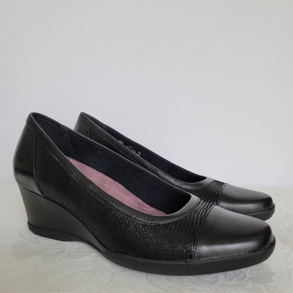 CLARKS Artisan Neala Moon Slip-On Wedge Pumps- Black color- Women's Size 9M - Picture 3 of 12